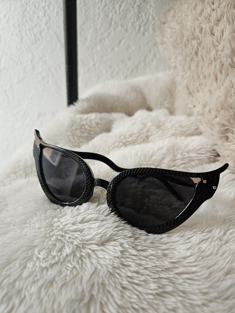 Black Cat-Eye Textured Women's Snakeskin Unique Sunglasses